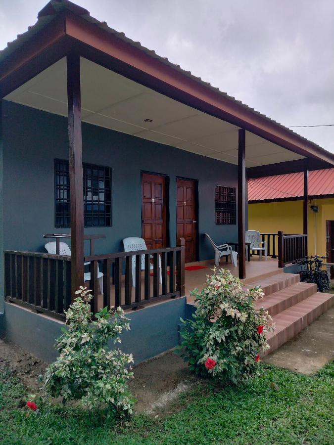 Restu Chalet Tioman Kampong Ayer Batang Экстерьер фото