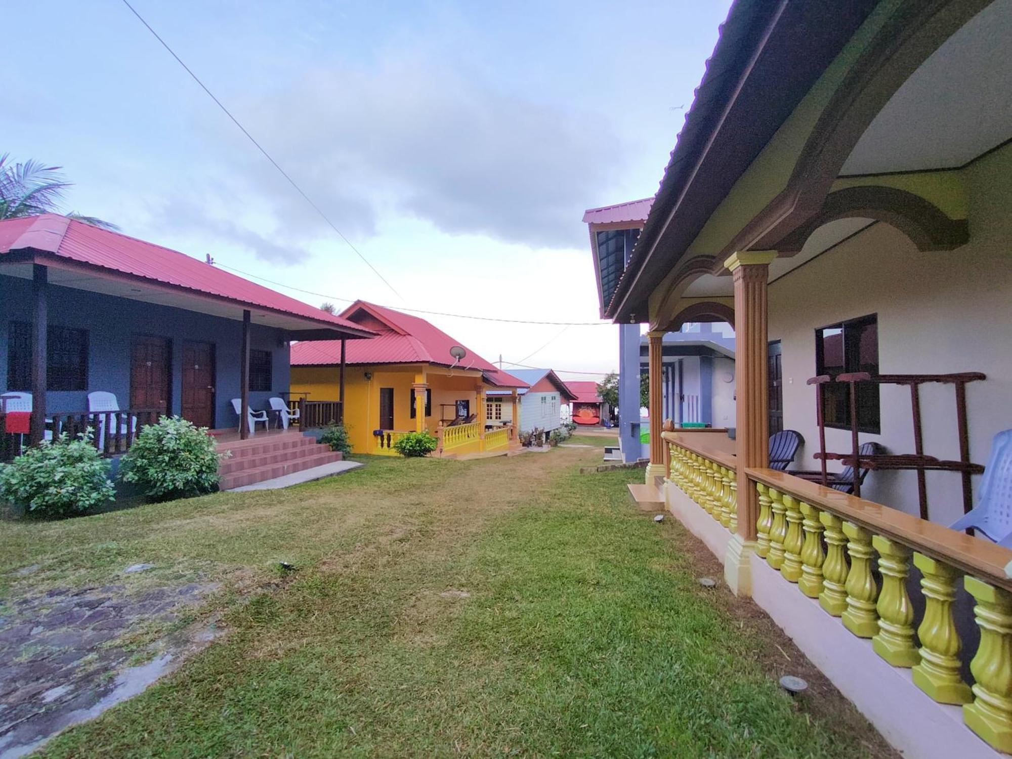 Restu Chalet Tioman Kampong Ayer Batang Экстерьер фото