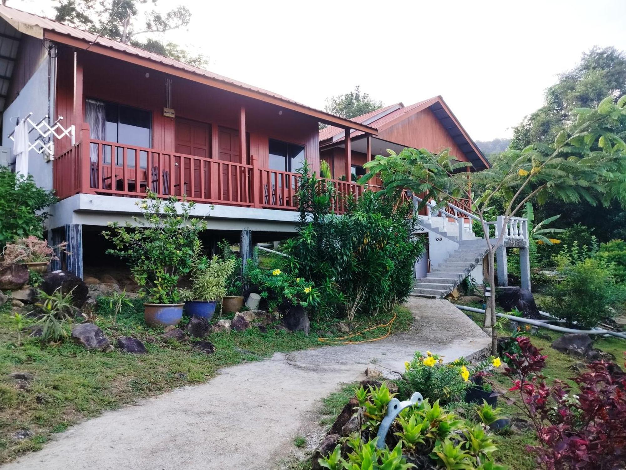 Restu Chalet Tioman Kampong Ayer Batang Экстерьер фото
