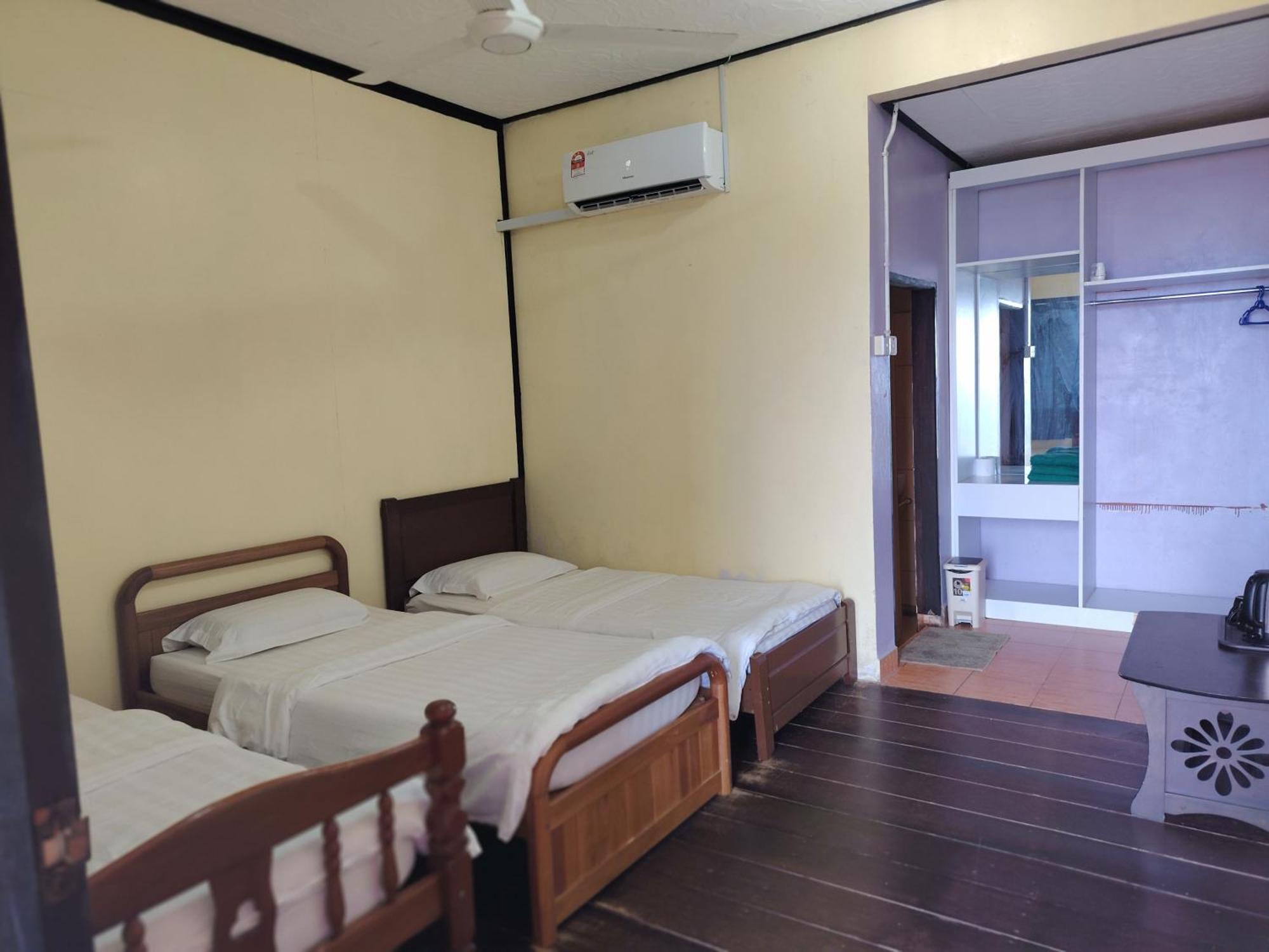 Restu Chalet Tioman Kampong Ayer Batang Экстерьер фото